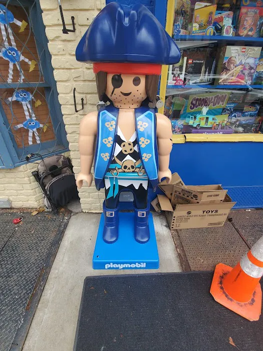 Pizzazzz Toyz 4
