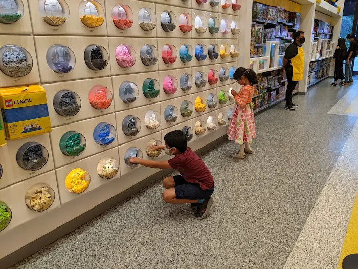 The LEGO® Store Flatiron District 5