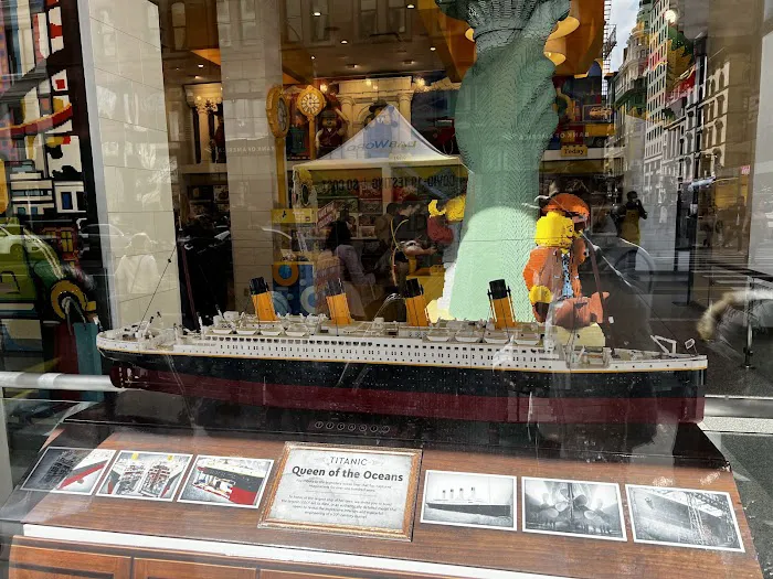 The LEGO® Store Flatiron District 7