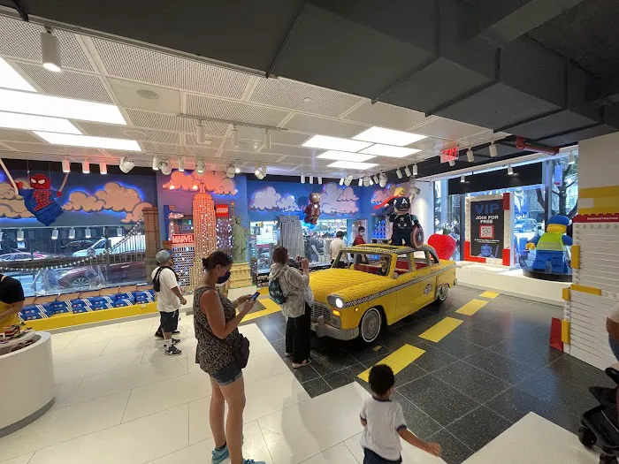 The LEGO® Store Fifth Avenue 7