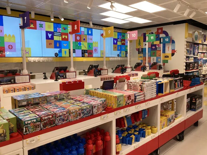 The LEGO® Store Fifth Avenue 4
