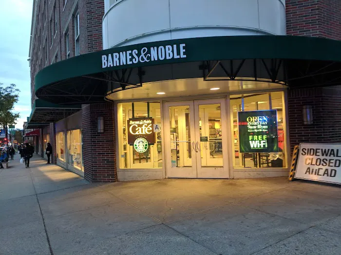 Barnes & Noble 1