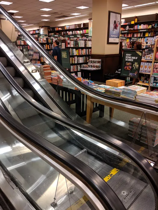 Barnes & Noble 5