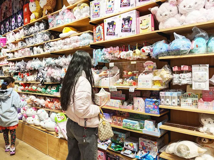 Akiba House - Queens Anime Store 7