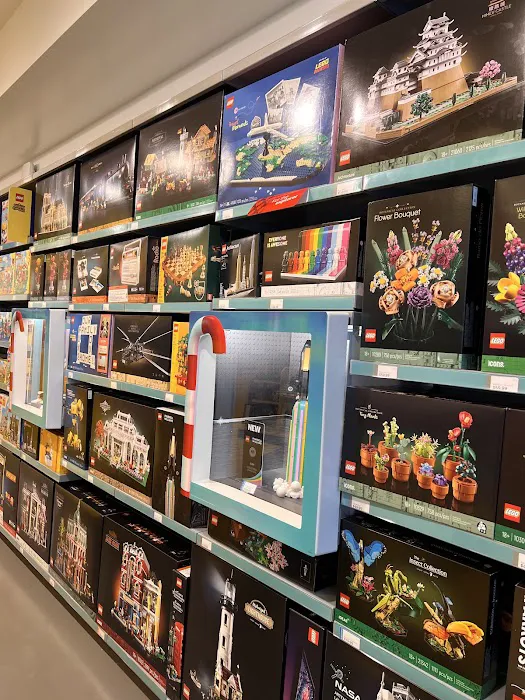 The LEGO® Store Roosevelt 2