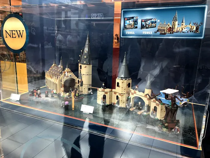 The LEGO® Store Roosevelt 8