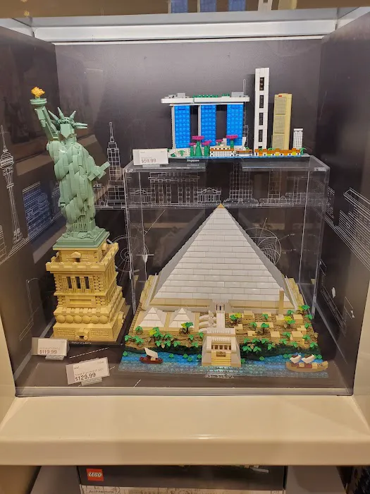 The LEGO® Store Garden State 0