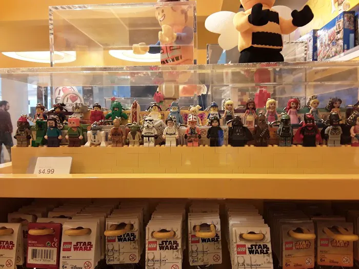 The LEGO® Store Garden State 8