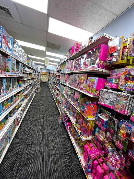 Levine's Hallmark (Toys and Gifts ) 7