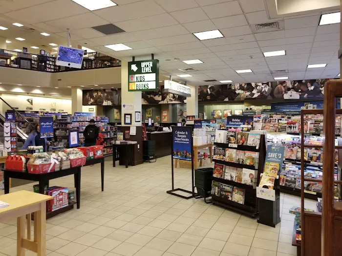 Barnes & Noble 6