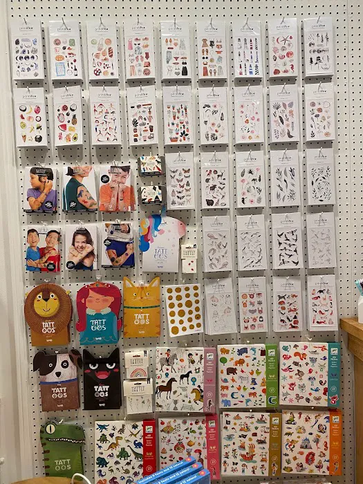 Dot Dot Dot 4