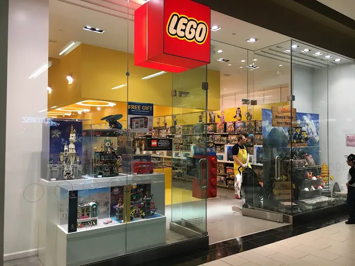 The LEGO® Store Palisades Ctr 4
