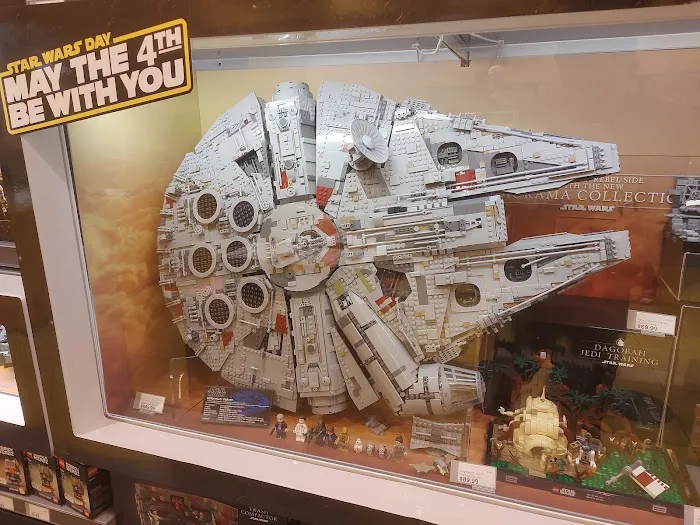 The LEGO® Store Palisades Ctr 7
