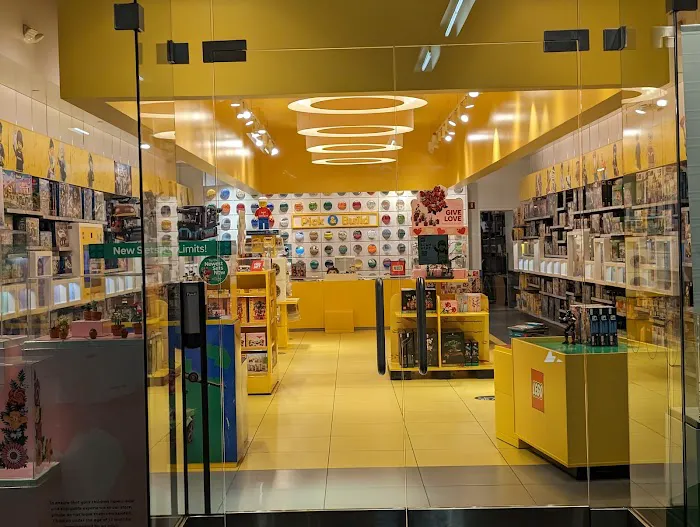 The LEGO® Store Palisades Ctr 5