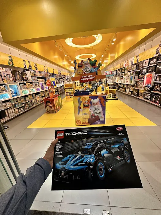 The LEGO® Store Palisades Ctr 8