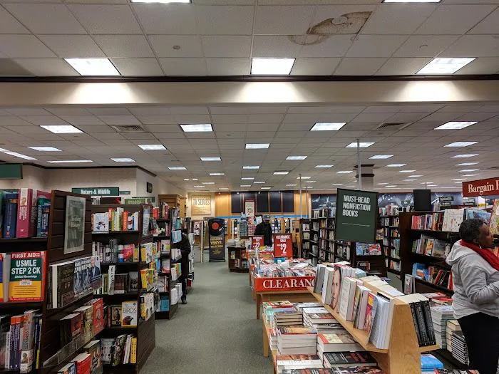 Barnes & Noble 7