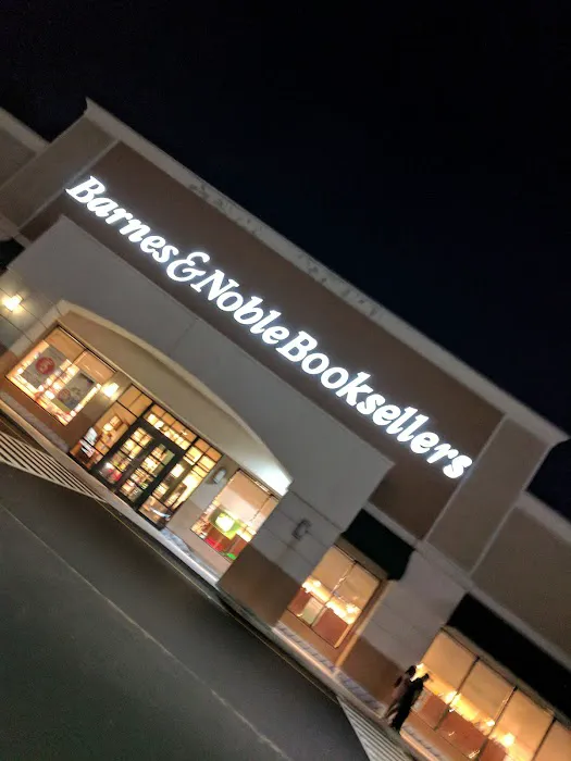 Barnes & Noble 6