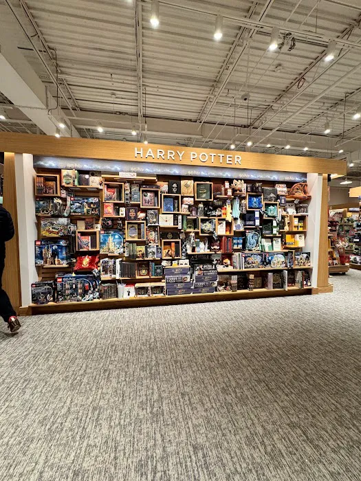 Barnes & Noble 8