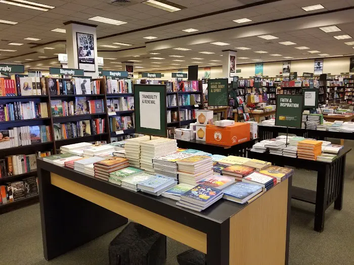 Barnes & Noble 4