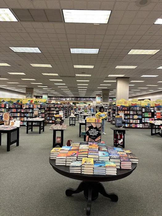 Barnes & Noble 4