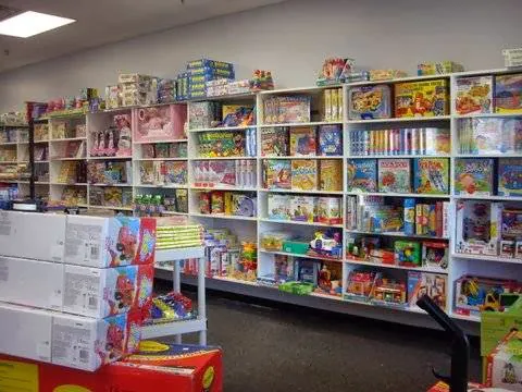ToyRiffic2 4