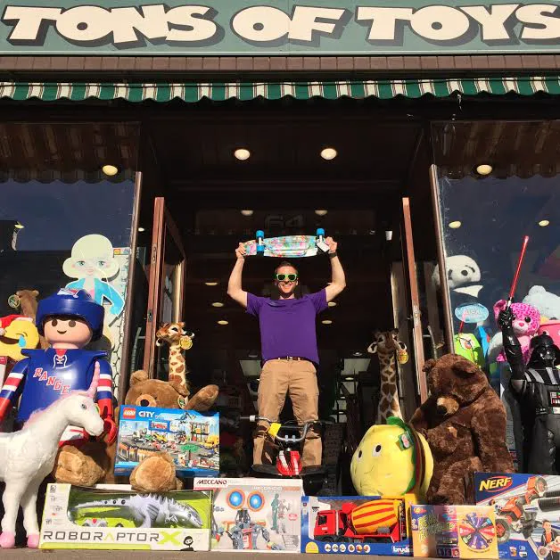 Tons of Toys 7
