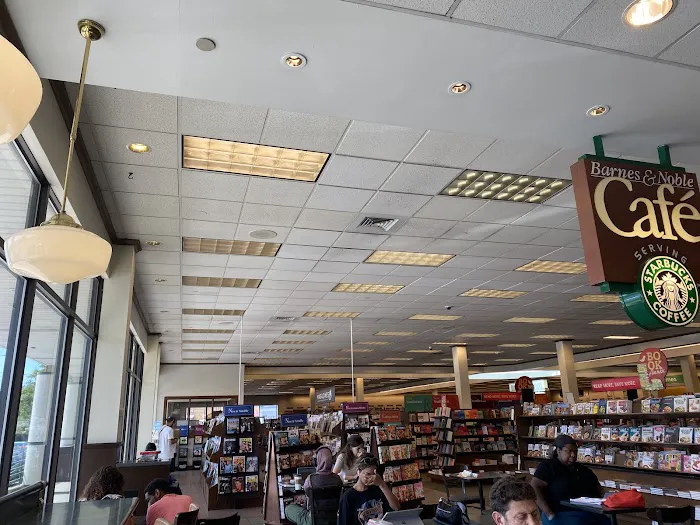 Barnes & Noble 0