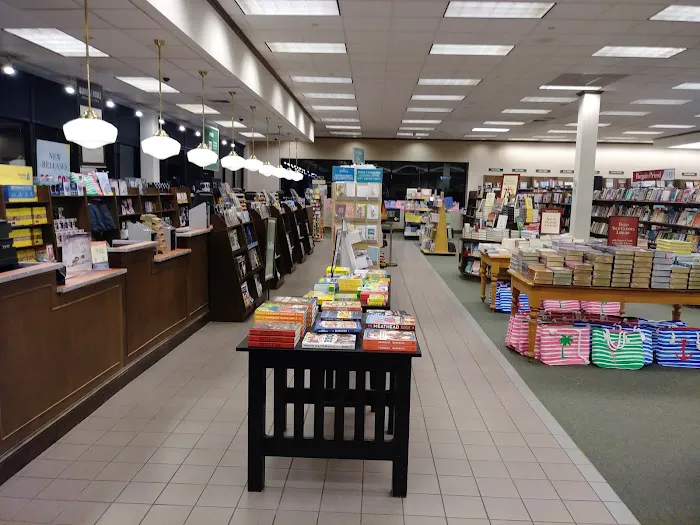 Barnes & Noble 8