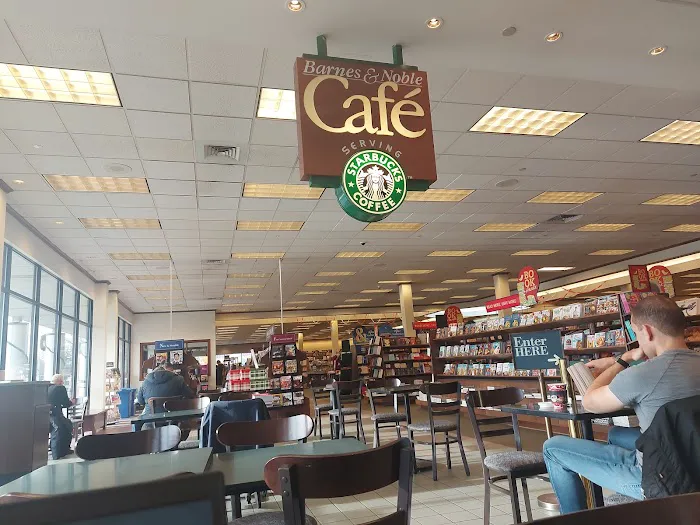 Barnes & Noble 6