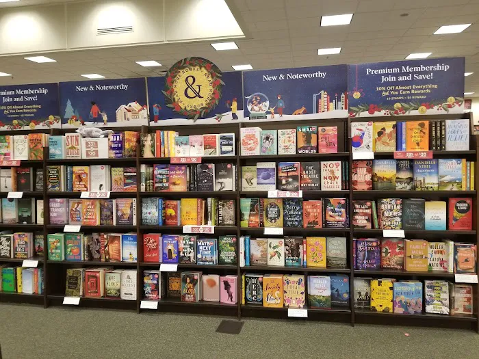 Barnes & Noble 3
