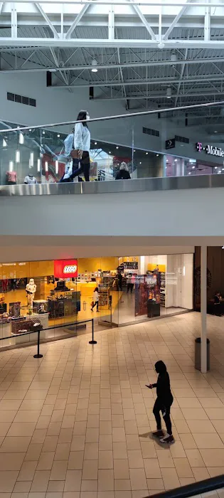 The LEGO® Store Jersey Gardens 5