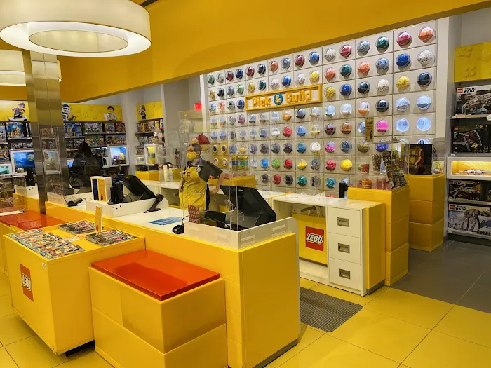 The LEGO® Store Jersey Gardens 3