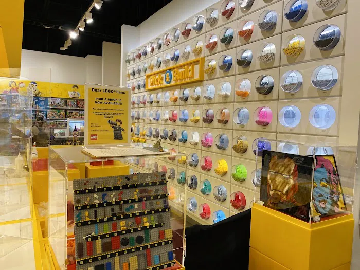 The LEGO® Store Jersey Gardens 2