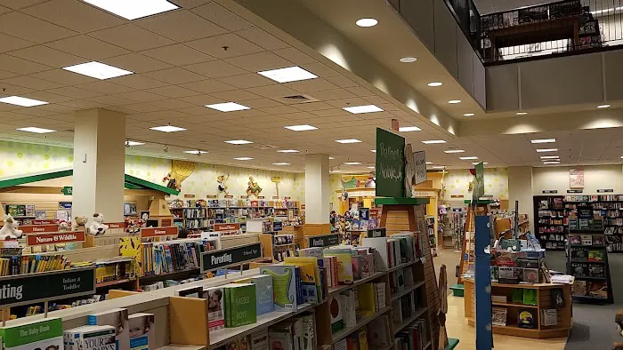 Barnes & Noble 9