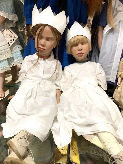 Diane's Doll Shoppe 1