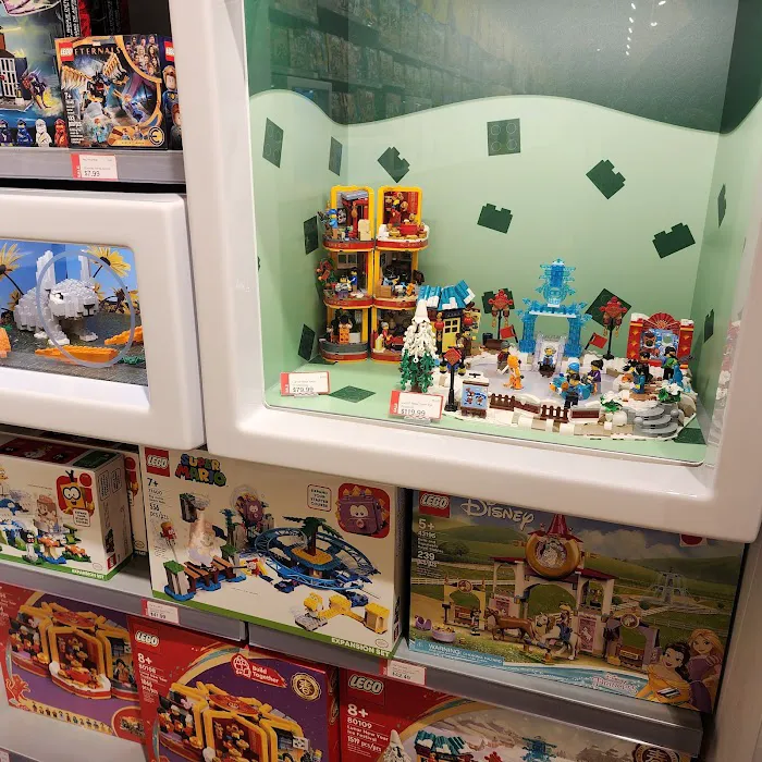 The LEGO® Store Smith Haven Mall 7