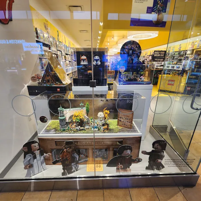 The LEGO® Store Smith Haven Mall 9