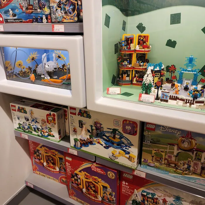 The LEGO® Store Smith Haven Mall 8