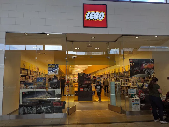The LEGO® Store Smith Haven Mall 6