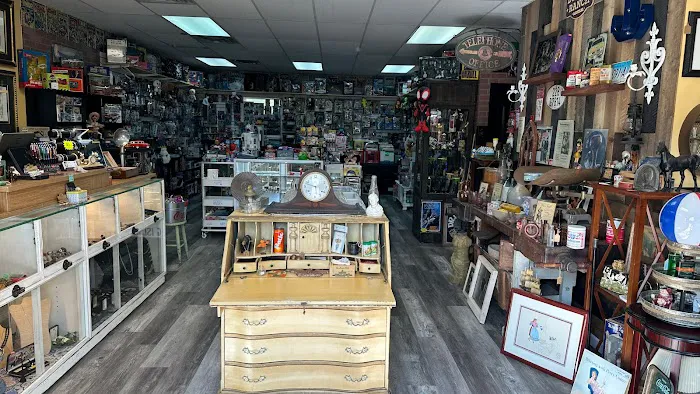 The Long Island Peddler Toys and Antiques 3
