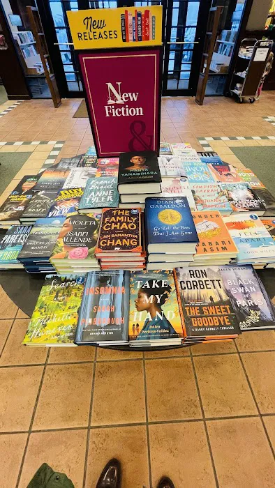 Barnes & Noble 2