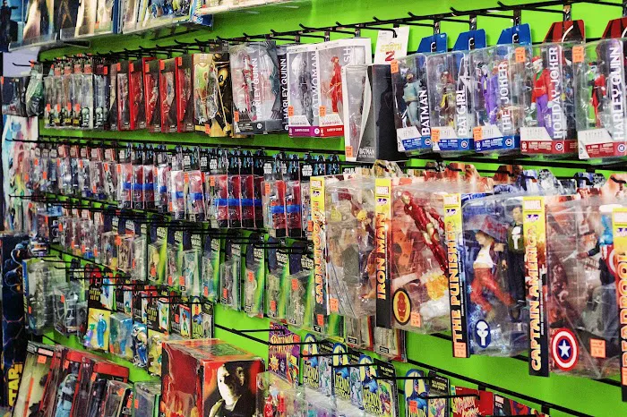Gotham Comics & Toys 7