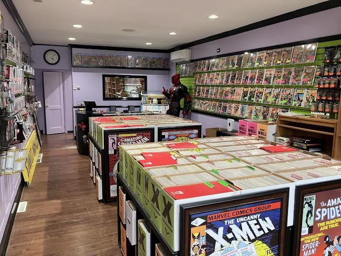 Gotham Comics & Toys 5