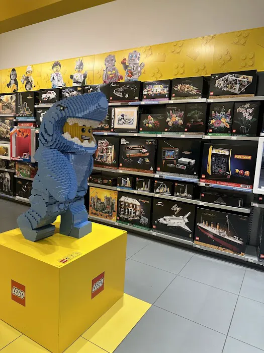 The LEGO® Store Bridgewater Commons 3