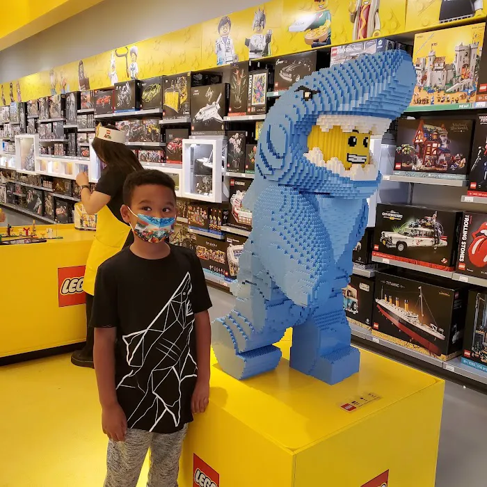The LEGO® Store Danbury 2