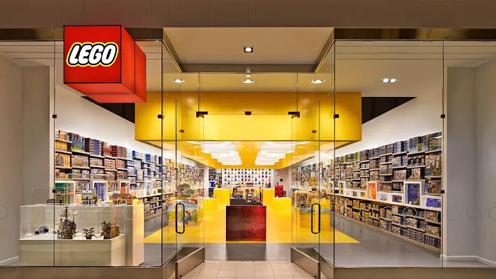 The LEGO® Store Danbury 8