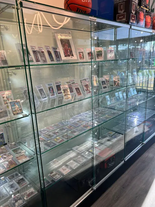 SkyBox Trading Cards & Collectibles 8
