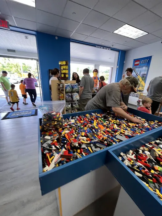 Bricks & Minifigs Fairfield 3