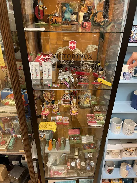 Play Toys & Gifts 9