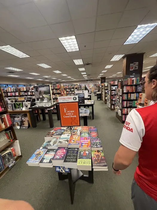 Barnes & Noble 7